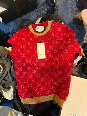 Gucci Red GG Jacquard Short Sleeve Sweater with Gold Trim